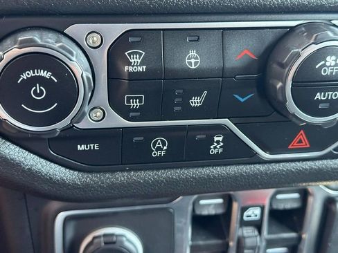 Used 2024 Jeep Wrangler Unlimited Sport image 27