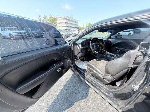 Used 2022 Dodge Challenger GT w/ Plus Package RWD image 9