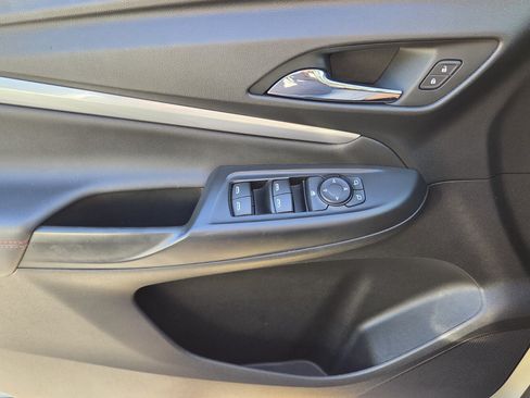 Used 2023 Chevrolet Bolt EUV LT w/ Convenience Package FWD image 30