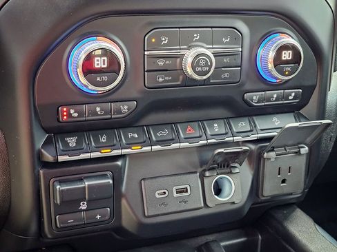 Used 2020 GMC Sierra 2500 AT4 w/ AT4 Premium Package image 31