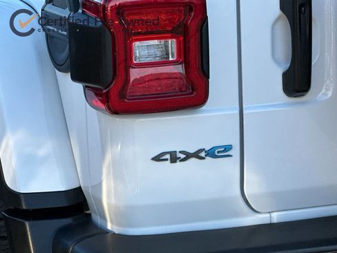 Used 2021 Jeep Wrangler Unlimited Rubicon 4xe w/ Cold Weather Group image 28