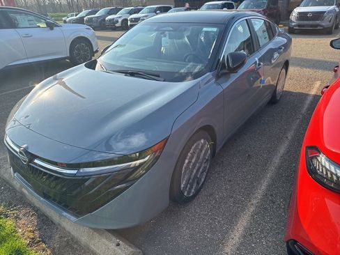 New 2026 Nissan Sentra SR image 1