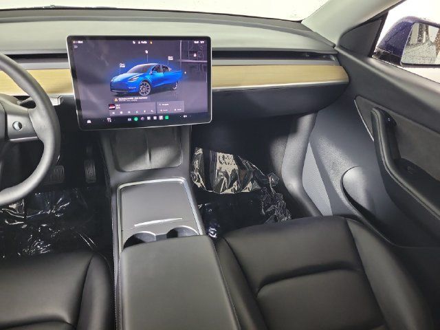 Used 2022 Tesla Model Y Long Range AWD/4WD image 17