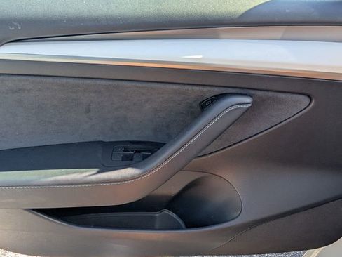 Used 2023 Tesla Model 3 Standard Range image 38