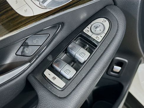 Used 2020 Mercedes-Benz GLC 300 4MATIC image 29