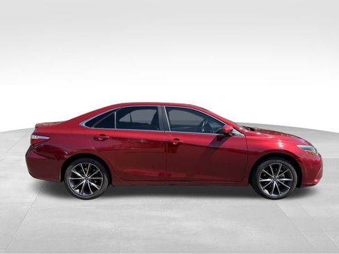 Used 2015 Toyota Camry XSE FWD image 11