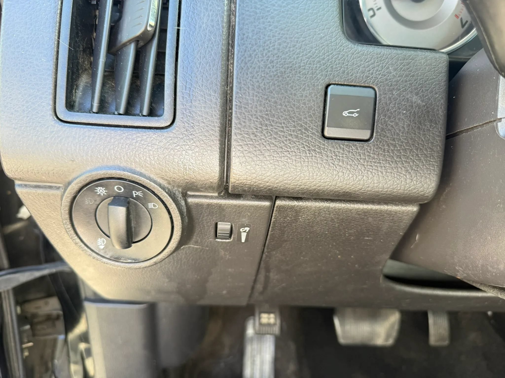 Used 2010 Ford Edge Limited FWD image 22