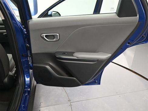 New 2025 Kia K4 LXS image 19