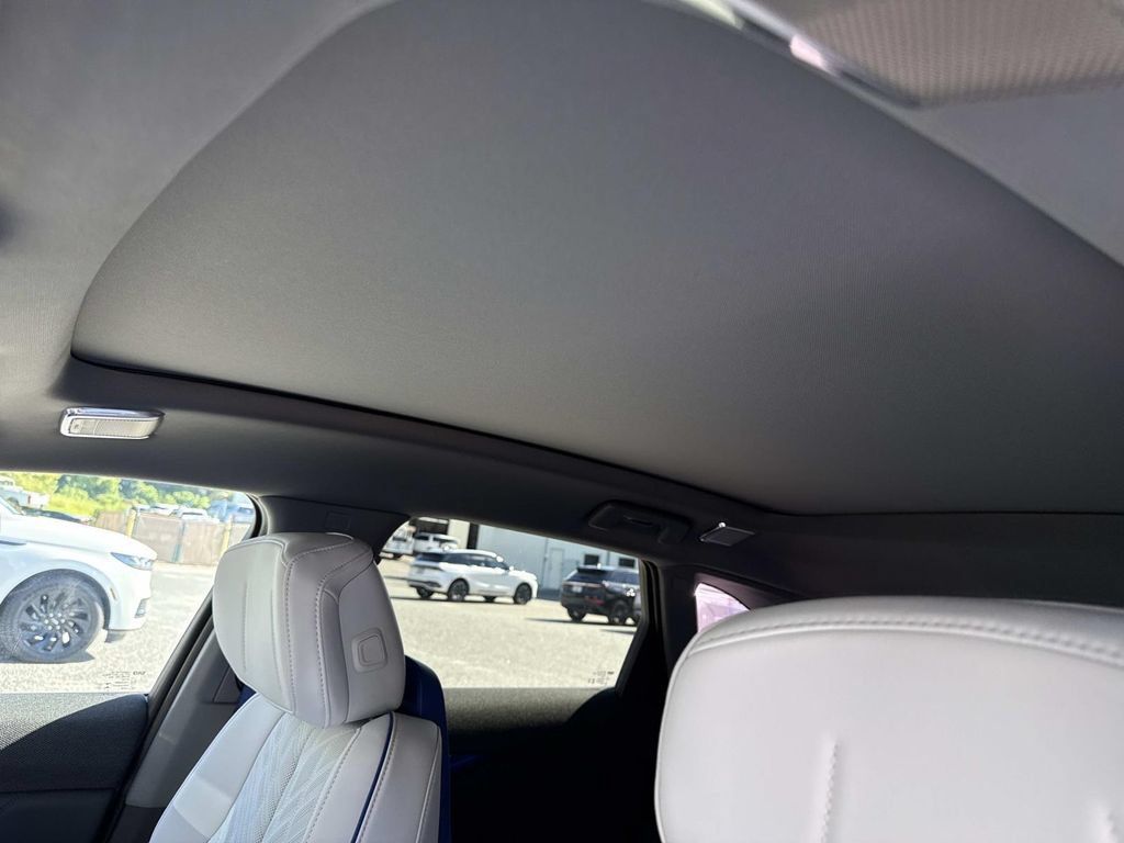 New 2027 Cadillac Optiq V w/ Deep Ocean Design Edition AWD/4WD image 32