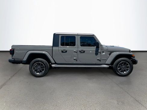 Certified 2020 Jeep Gladiator Overland AWD/4WD image 8