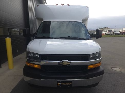 Used 2020 Chevrolet Express 3500 w/ Power Convenience Package RWD image 9