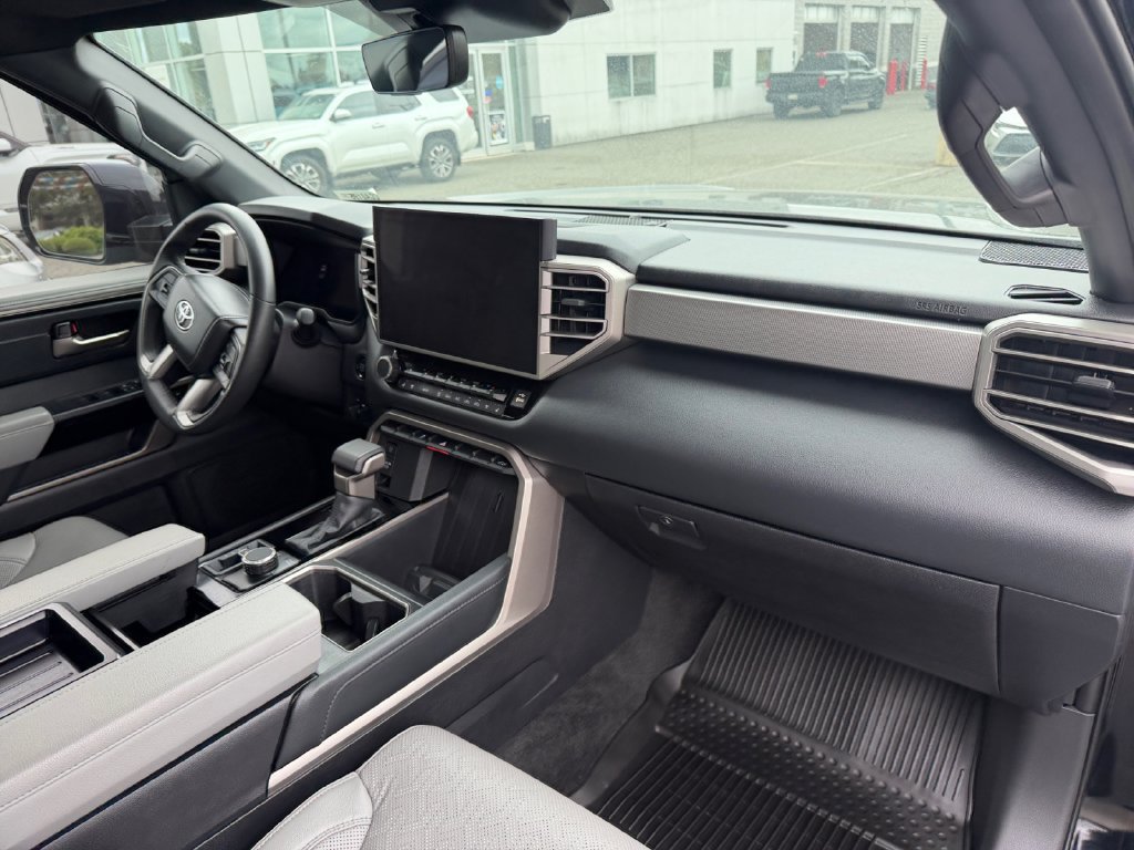 Used 2025 Toyota Tundra Limited AWD/4WD image 16