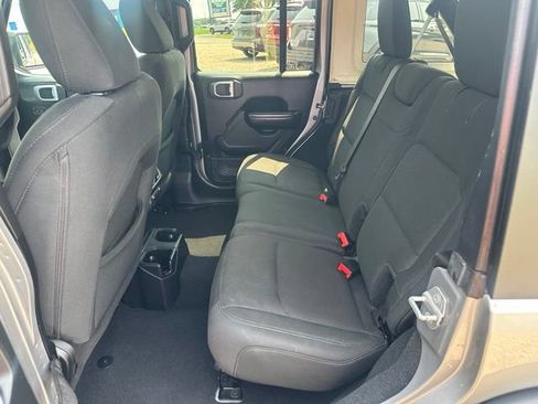 Used 2019 Jeep Wrangler Unlimited Sport S AWD/4WD image 26