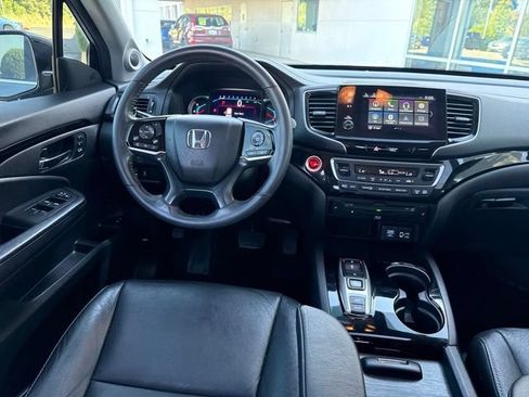 Used 2022 Honda Pilot Touring image 25