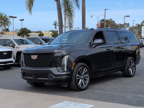 New 2025 Cadillac Escalade ESV Sport w/ LPO, Floor Liner Package AWD/4WD image 71