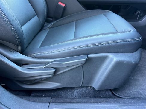 Used 2024 Chevrolet Equinox EV LT FWD image 24