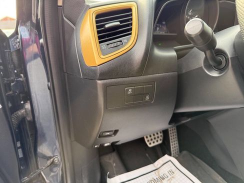 Used 2018 MAZDA MAZDA3 Touring image 18