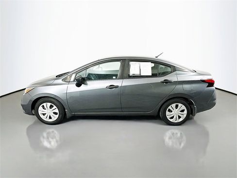 Used 2021 Nissan Versa S image 4