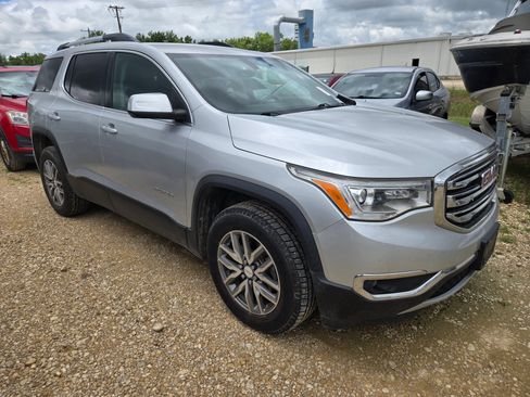 Used 2017 GMC Acadia SLE FWD image 1