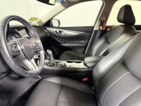 Used 2019 INFINITI Q50 Luxe w/ Essential Package (3.0T Luxe) AWD/4WD image 19