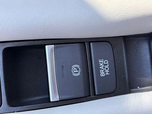 Certified 2024 Honda HR-V EX-L image 33