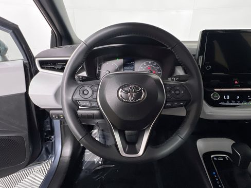 Used 2025 Toyota Corolla SE w/ Convenience Package FWD image 18