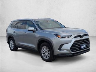 Used 2025 Toyota Grand Highlander FWD video 3