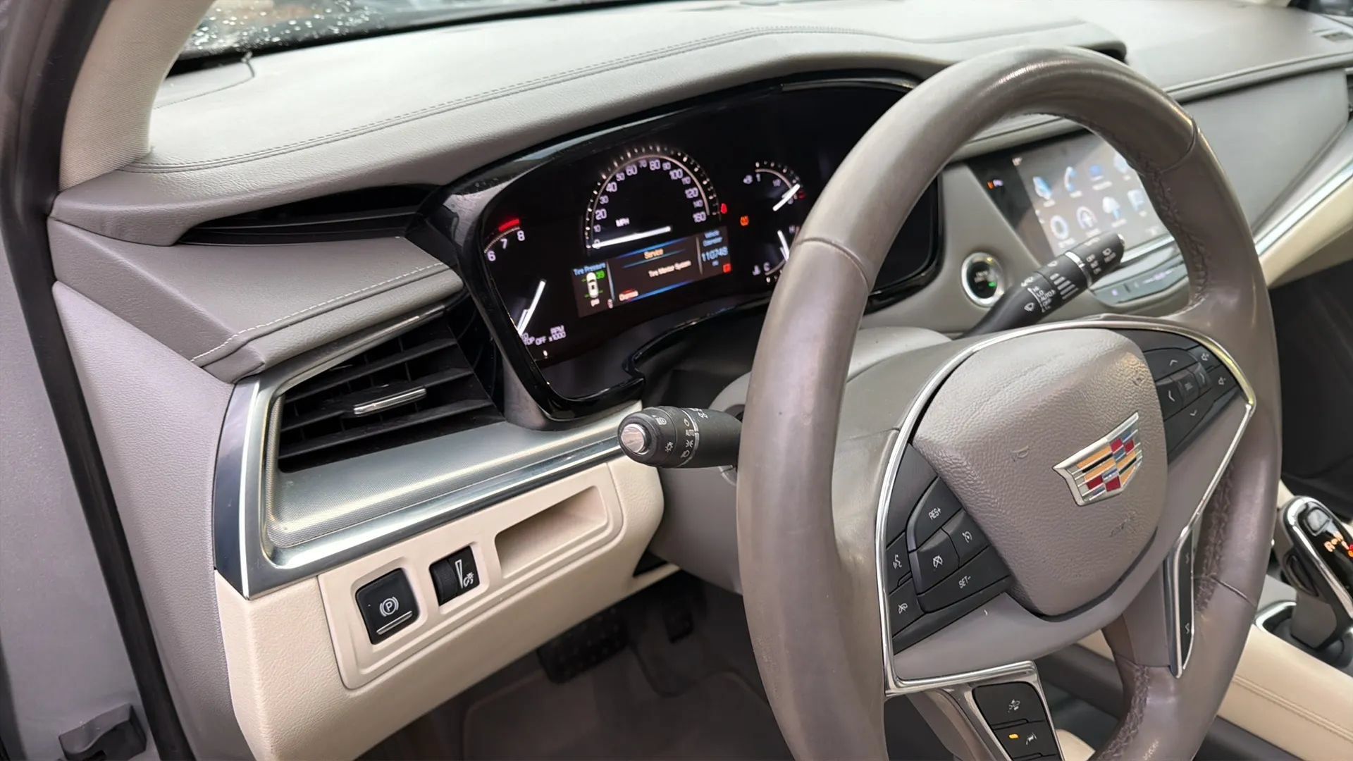 Used 2017 Cadillac XT5 Premium Luxury FWD image 24
