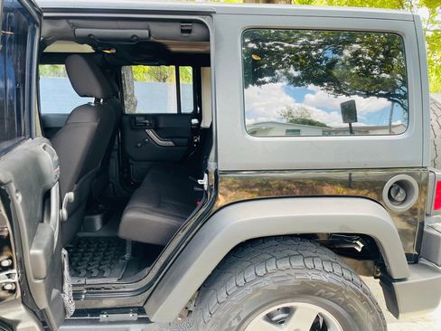 Used 2014 Jeep Wrangler Unlimited Sport w/ Connectivity Group image 10