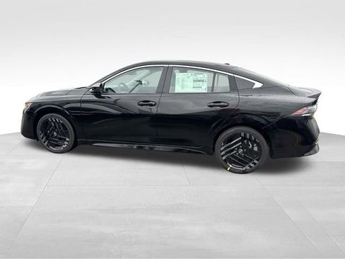 New 2026 Nissan Sentra SR w/ Floor Mat Package image 6