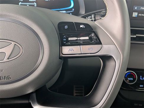 Used 2025 Hyundai Elantra Sport image 16