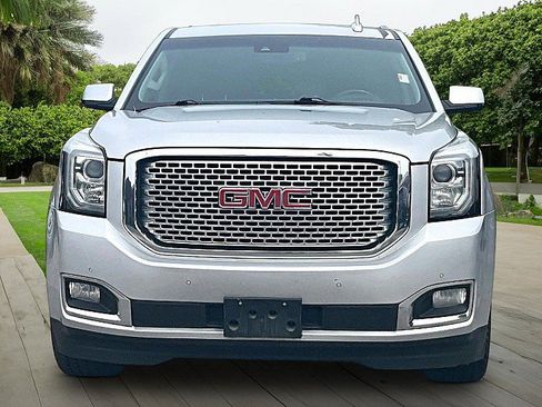 Used 2017 GMC Yukon XL Denali w/ Open Road Package RWD image 2
