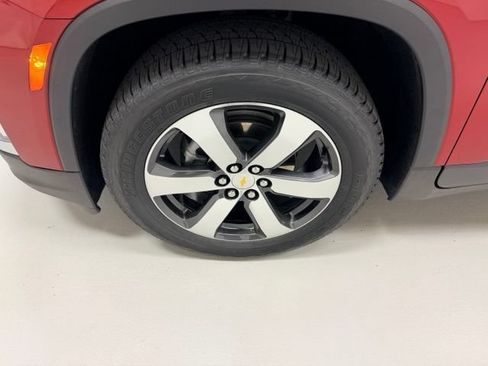 Certified 2023 Chevrolet Traverse LT w/ LT Premium Package FWD image 20