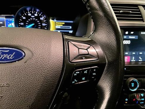 Used 2018 Ford Explorer XLT w/ Equipment Group 202A AWD/4WD image 19