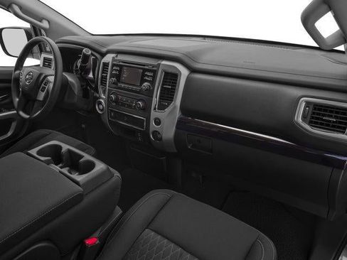 Used 2017 Nissan Titan SV image 16