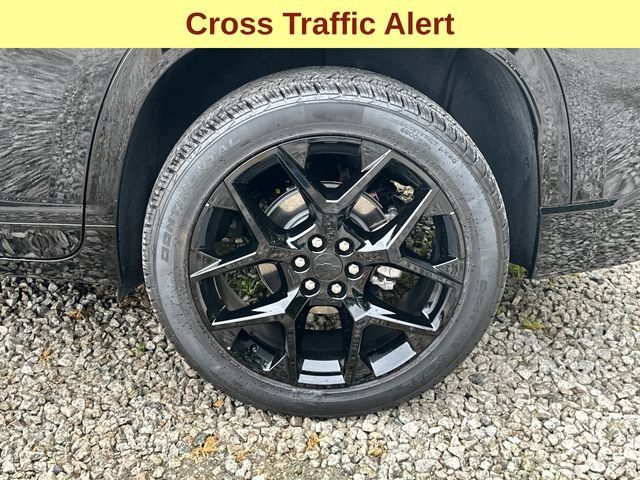 Certified 2026 Chevrolet Traverse RS w/ LPO, Floor Liner Package AWD/4WD image 9