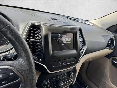 Used 2020 Jeep Cherokee Latitude w/ Mobile Office Group AWD/4WD image 13