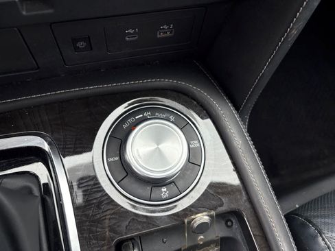 Used 2024 INFINITI QX80 Luxe AWD/4WD image 34