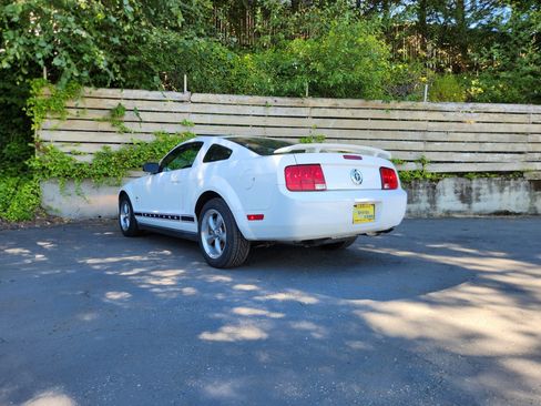 Used 2006 Ford Mustang Premium RWD image 11