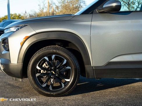 Used 2023 Chevrolet TrailBlazer LT w/ Convenience Package image 11