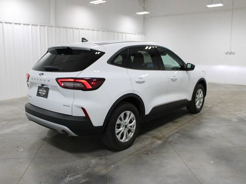 Used 2025 Ford Escape Active AWD/4WD image 9