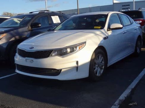 Used 2018 Kia Optima LX image 1