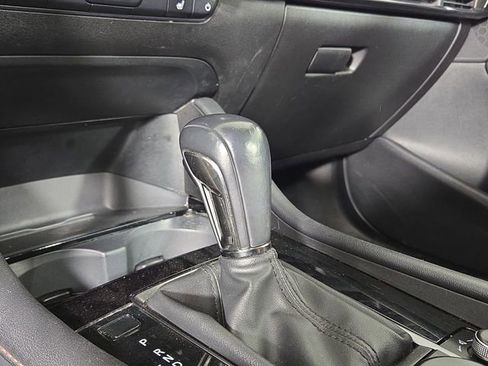 Used 2024 MAZDA MAZDA3 s image 19