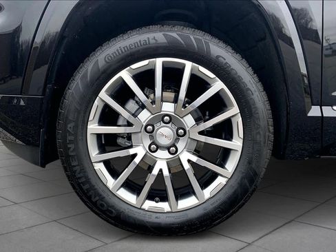 Used 2026 GMC Terrain Denali image 10