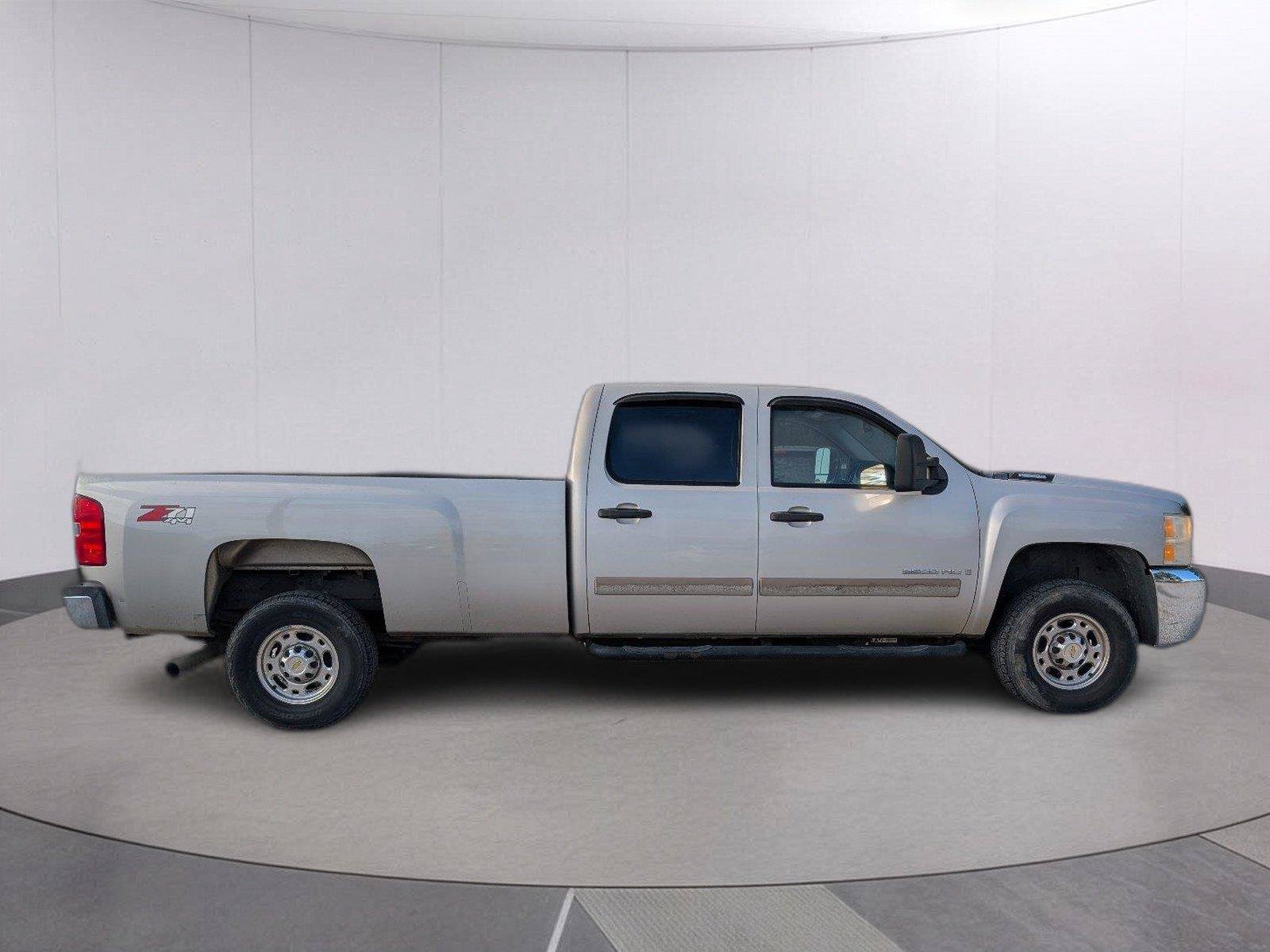 Used 2007 Chevrolet Silverado 2500 LT w/ Suspension Package, Off-Road AWD/4WD image 8