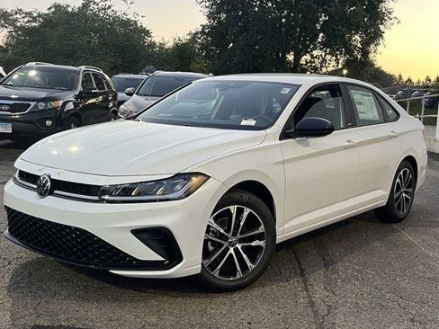 Used 2025 Volkswagen Jetta Sport image 32