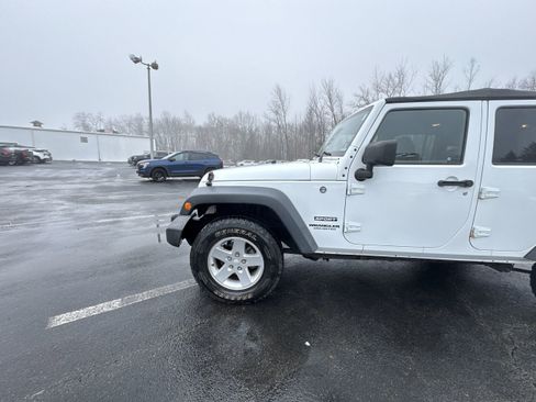Used 2017 Jeep Wrangler Unlimited Sport w/ Quick Order Package 24S image 30