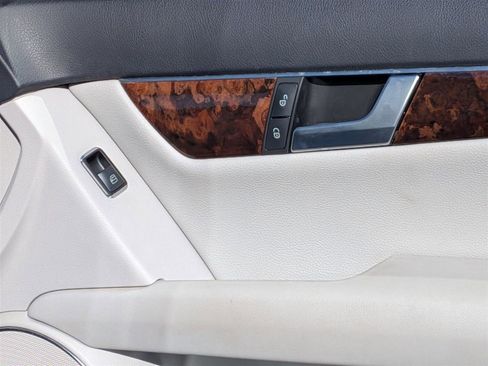 Used 2014 Mercedes-Benz C 300 Sport image 31