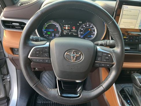 Used 2021 Toyota Highlander Platinum image 20