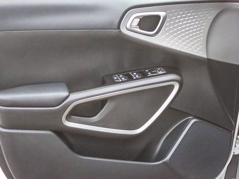 Used 2024 Kia Soul LX w/ Option Group 015 image 38